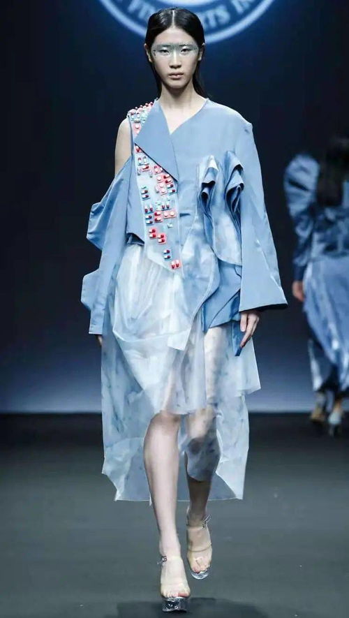 设计新声 2021大学生时装周首日毕业作品发布精彩纷呈